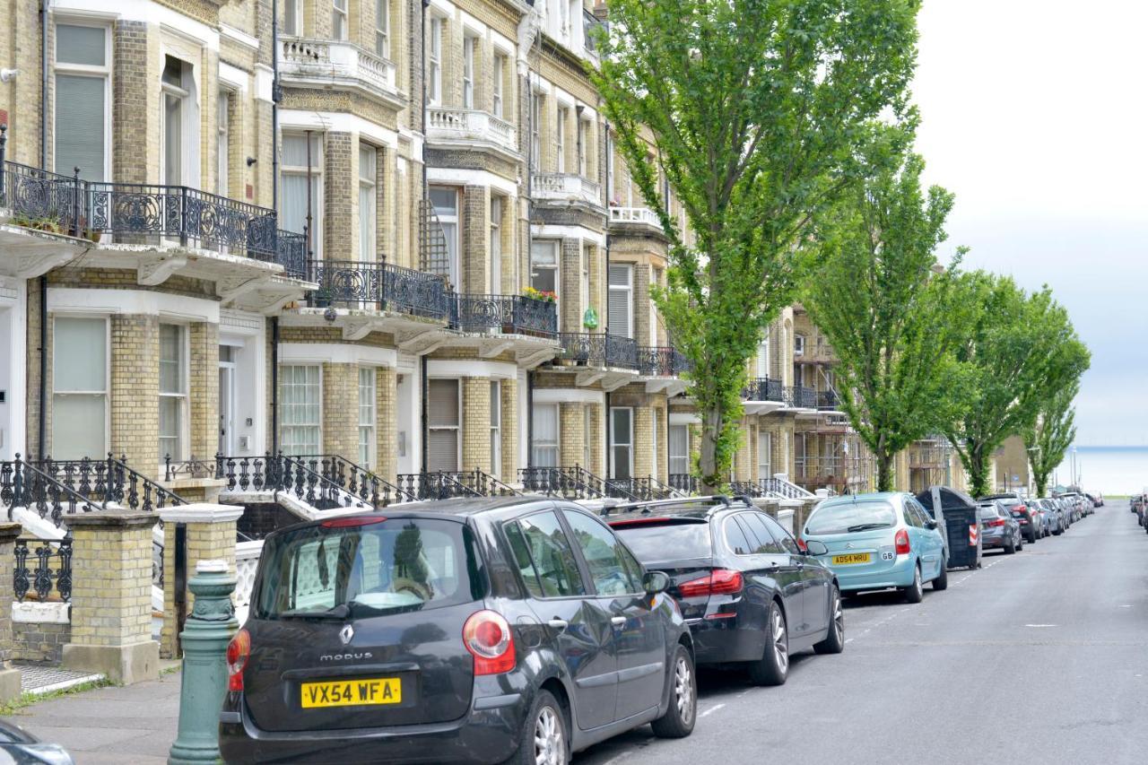 Love Nest Apartment Brighton ภายนอก รูปภาพ
